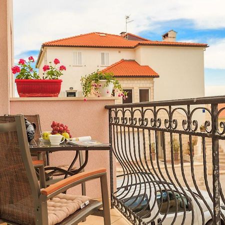 La Vita E Bella Apartment Хвар Екстериор снимка